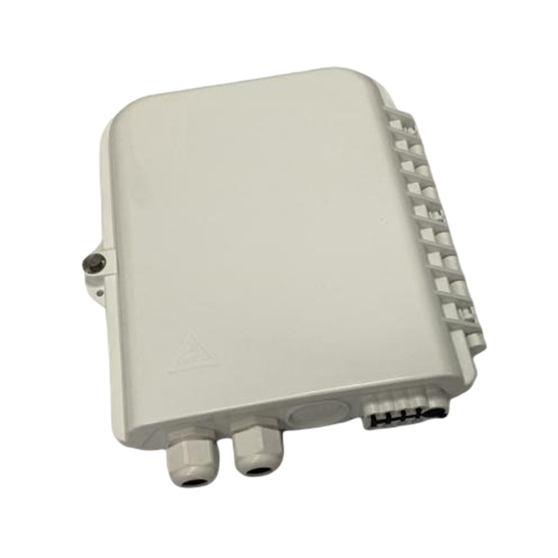 How does the FTB-8-core fiber distribution box achieve efficient splicing and precise connection between feeder cables and multiple drop cables?