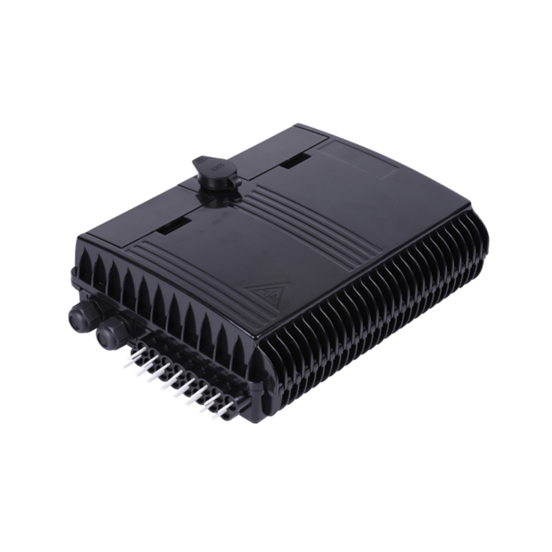 How does the FTB-16-core fiber distribution box improve splicing efficiency and reduce signal loss?